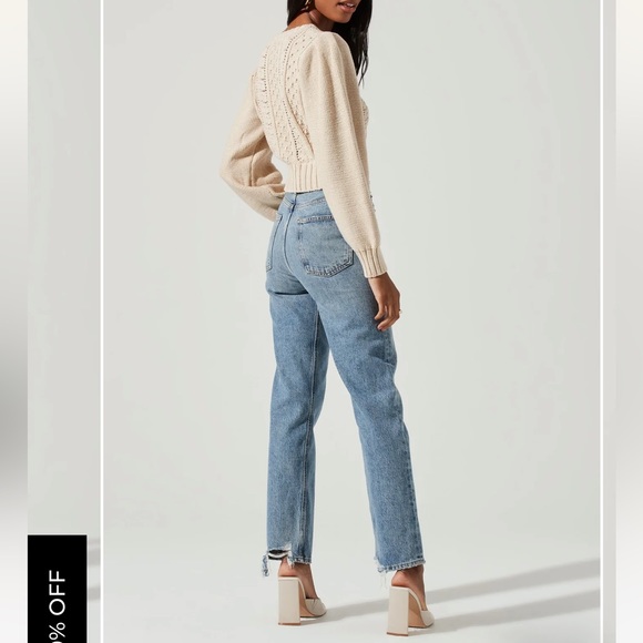 ASTR Crew Neck Sweater Size: L - Picture 2 of 9